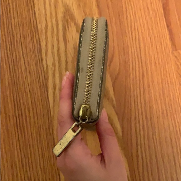 Tory Burch Gold Logo Continental Wallet - Picture 6 of 7